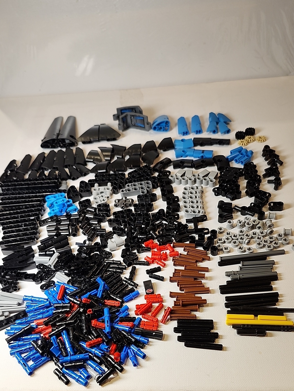 Lego Technic 42162  Bugatti Bolide in Blue and Black Part Pcs
